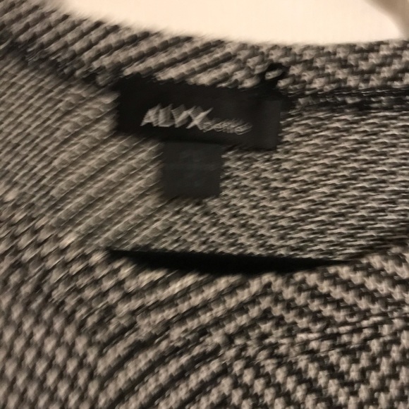 Blouse - Picture 2 of 3